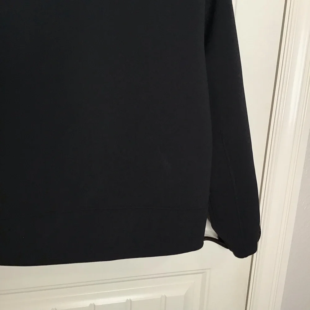 Lululemon Black Nylon Blend Crewneck Shirt Size 8.